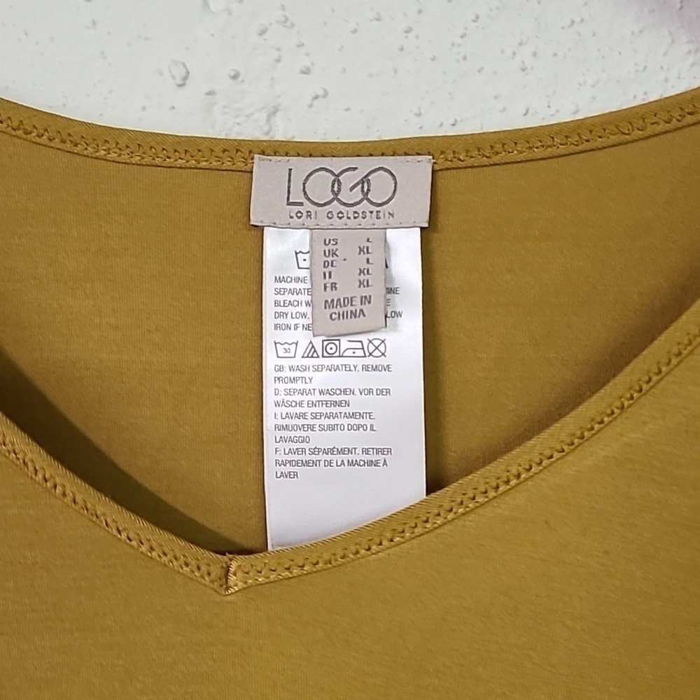 LOGO Tunic Size Large - Picture 2 of 4